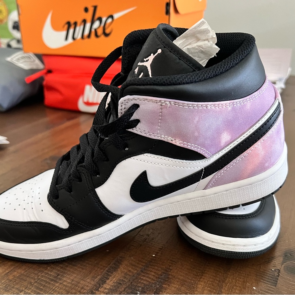 Nike Air Jordan 1 Mid Bleached Coral White Black